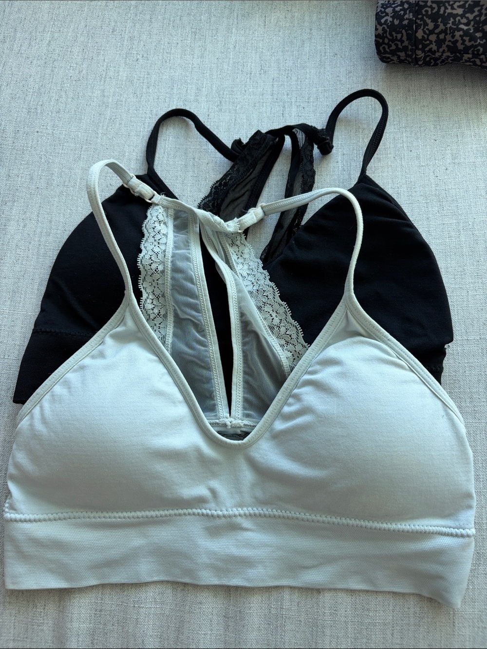 Pack of 2: Wireless Bralette Set - Black & Light Gray